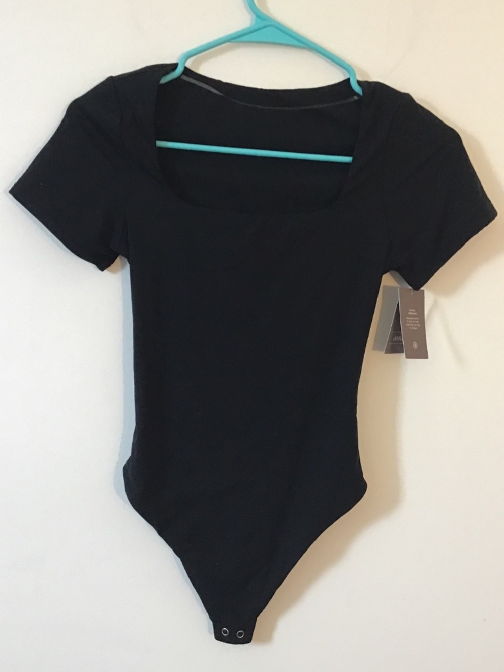 Womens Luxe Luxury Collection Stretch Square Neck Thong Bodysuit Medium